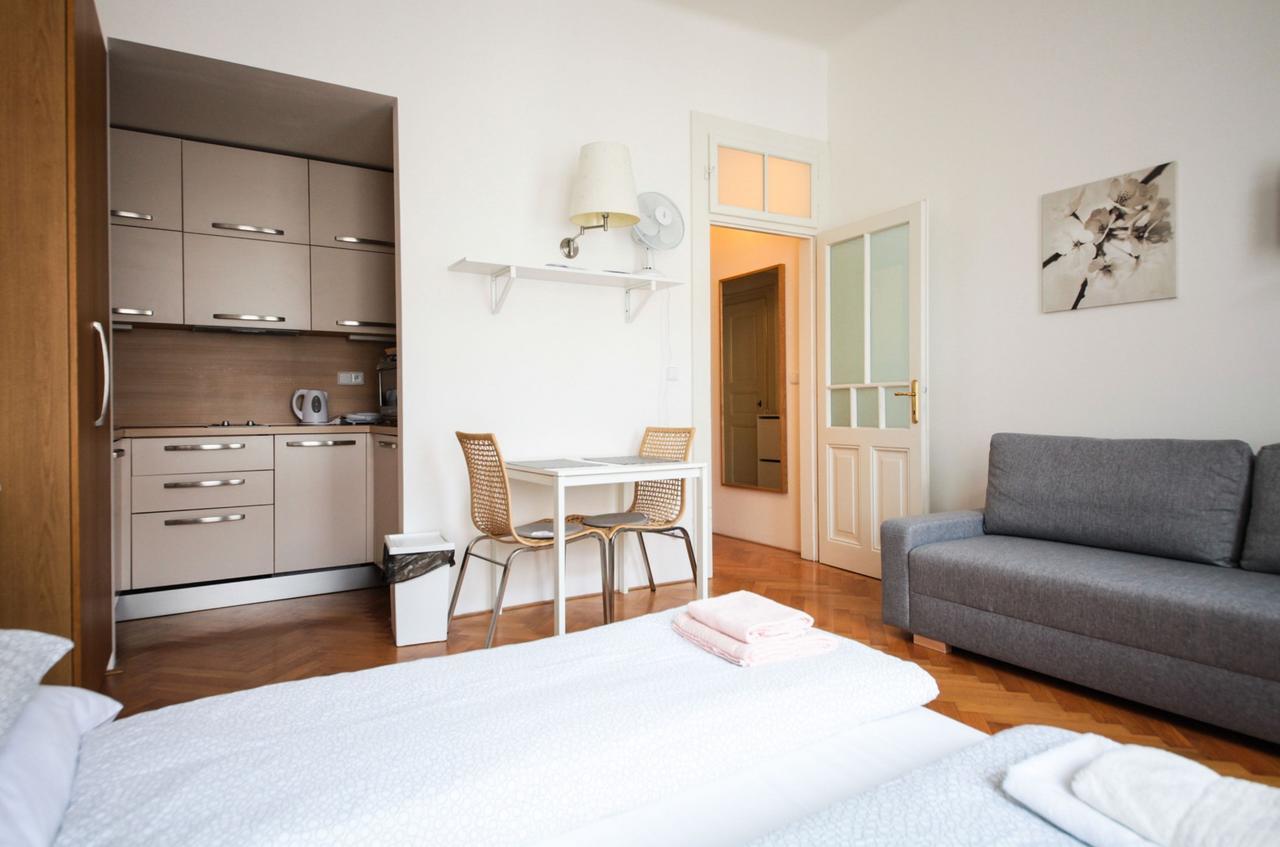 City Castle Aparthotel Praga Zewnętrze zdjęcie